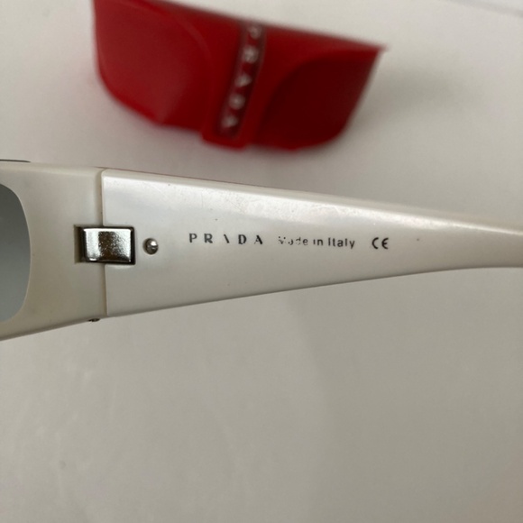 Vintage Prada sunglasses - Picture 4 of 12